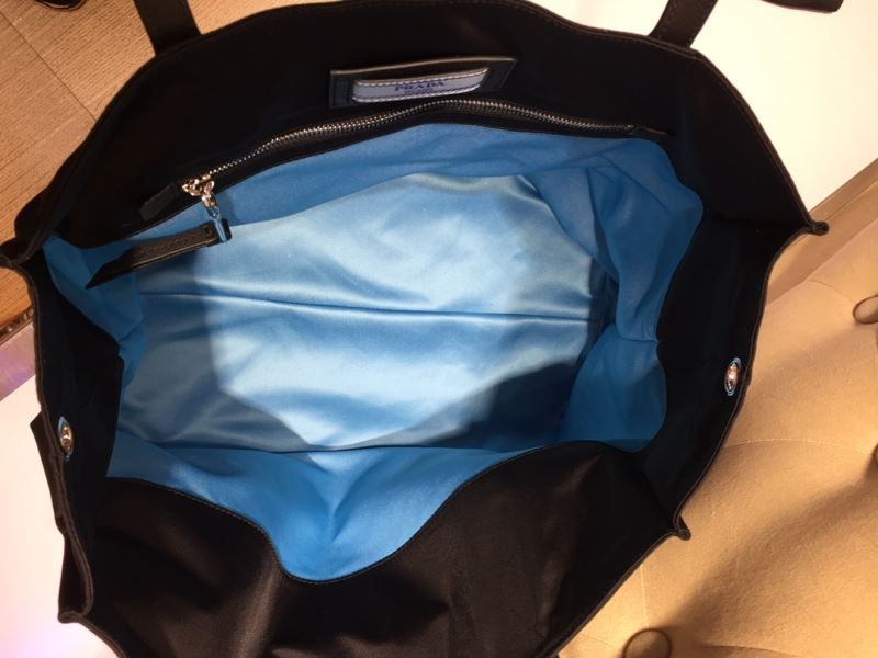 Pra*a tote bags